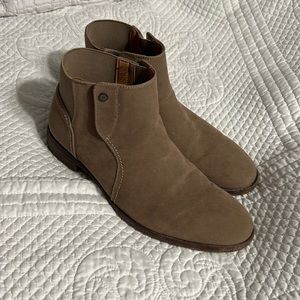 Robert Wayne Men’s Chelsea Boots Size 9.5